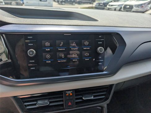 Used 2022 Volkswagen Taos SE FWD image 25