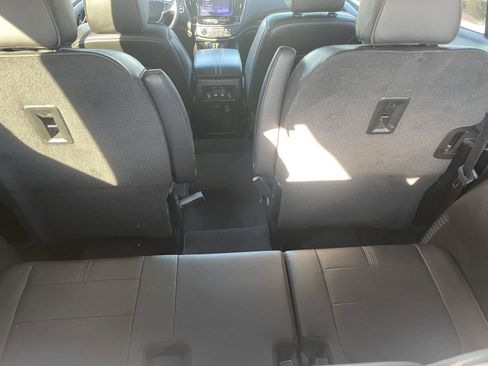 Used 2023 Chevrolet Traverse RS image 29