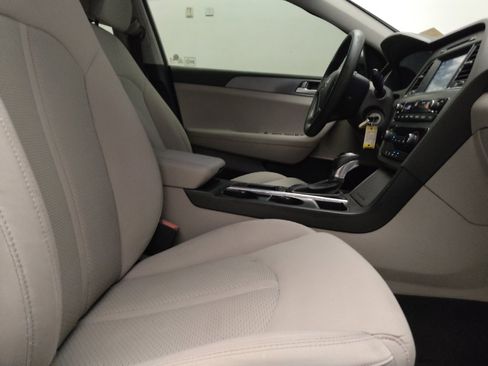 Used 2017 Hyundai Sonata SE FWD image 21