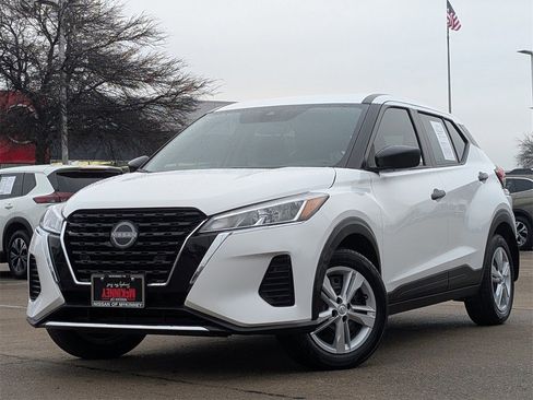 Certified 2025 Nissan Kicks Play S image 2