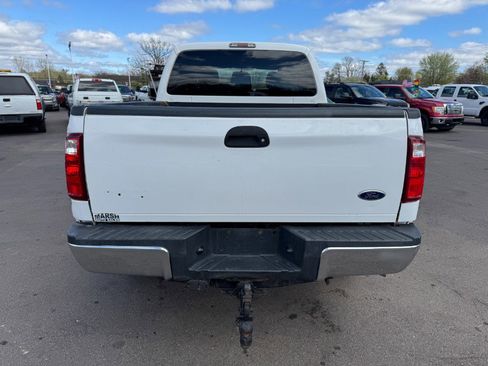 Used 2015 Ford F250 XLT w/ Camper Package AWD/4WD image 4