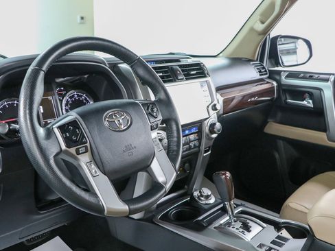 Used 2024 Toyota 4Runner Limited AWD/4WD image 24