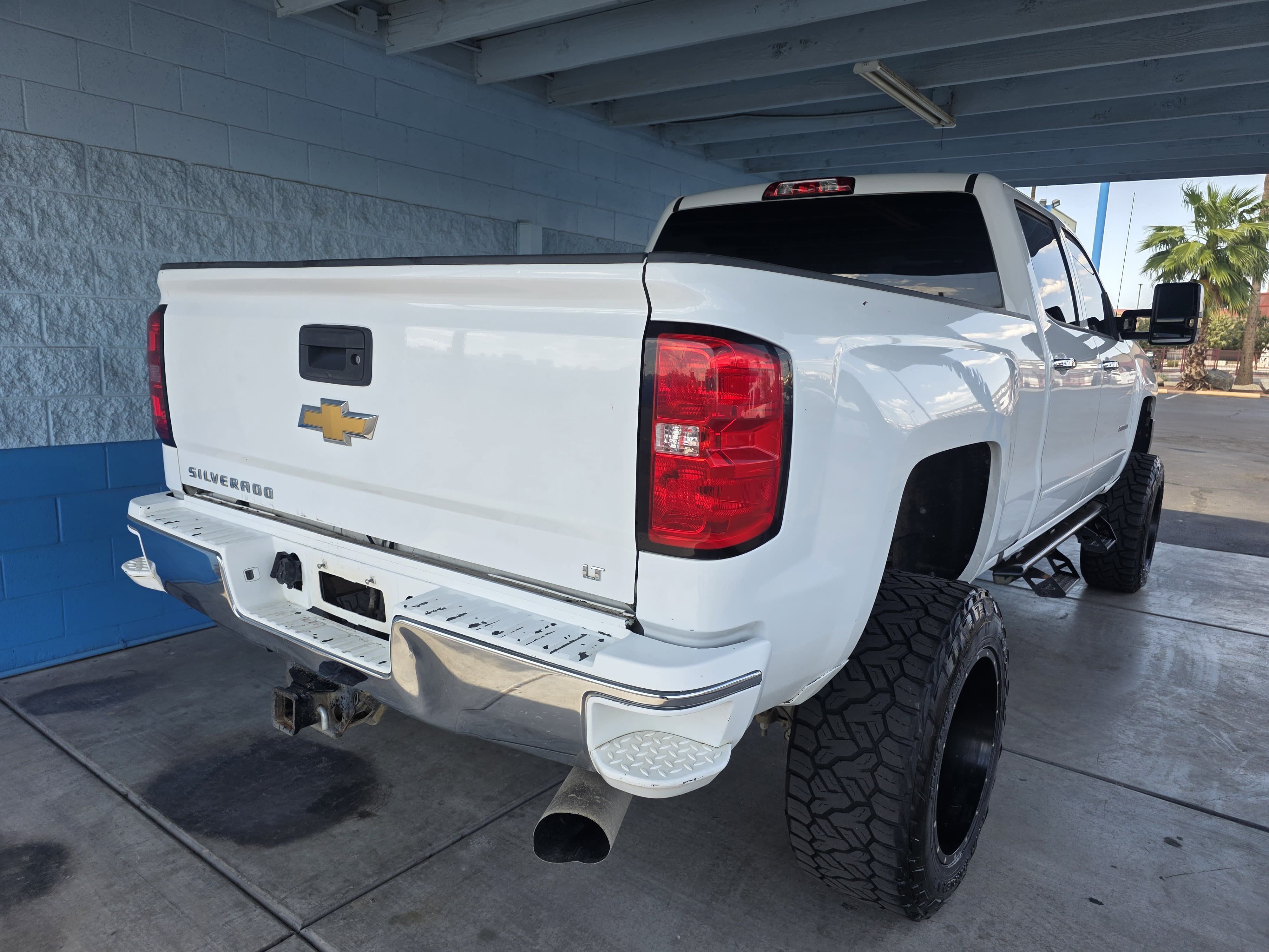 Used 2019 Chevrolet Silverado 2500 LT AWD/4WD image 4