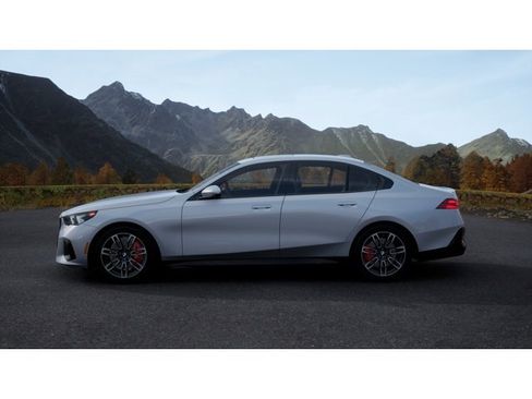 New 2026 BMW 530i RWD image 4