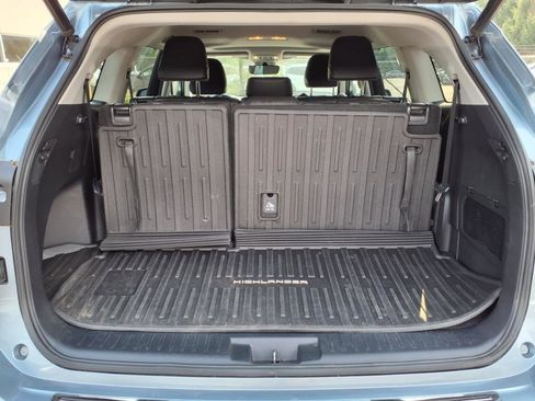 Used 2020 Toyota Highlander XLE image 12
