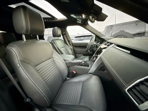 Used 2023 Land Rover Discovery S R-Dynamic image 33