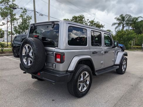Certified 2018 Jeep Wrangler Unlimited Sahara image 4