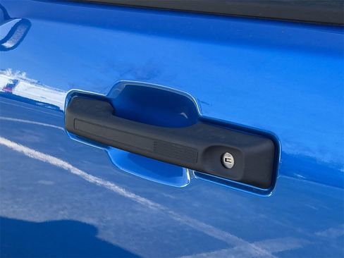 New 2025 Ford Maverick XL image 24