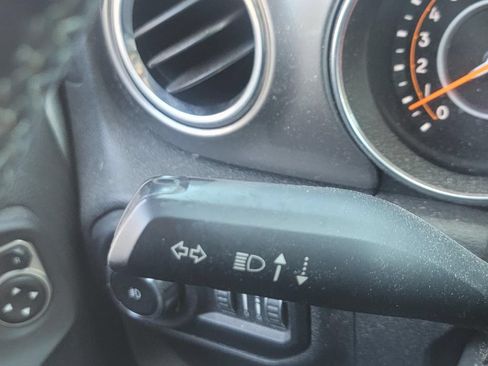 Used 2018 Jeep Wrangler Unlimited Sahara AWD/4WD image 25