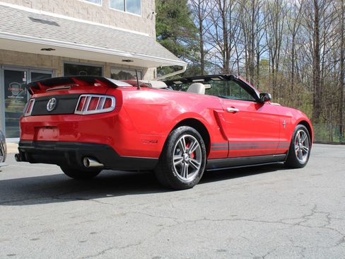 Used 2010 Ford Mustang GT RWD image 29