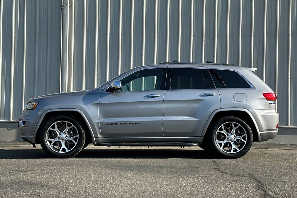Used 2020 Jeep Grand Cherokee Overland AWD/4WD image 10