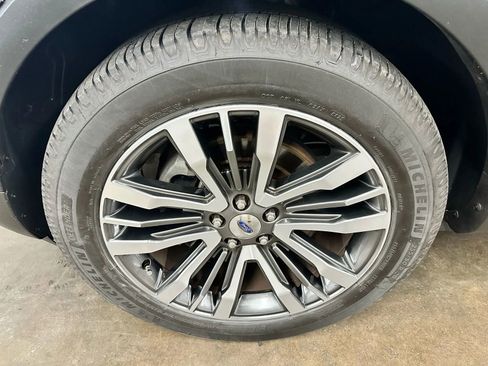 Used 2018 Ford Explorer Platinum image 17