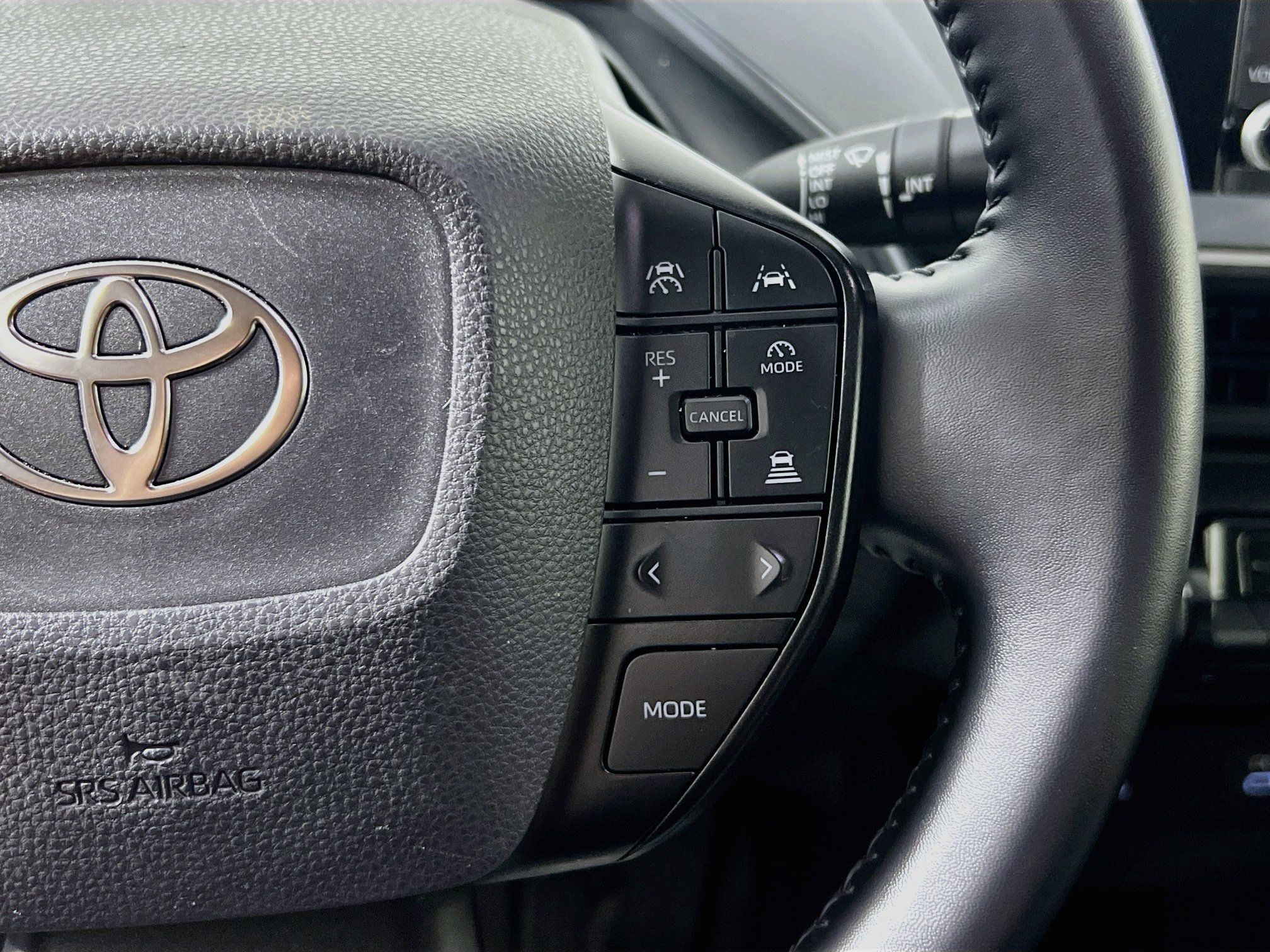 Used 2024 Toyota Prius LE FWD image 19