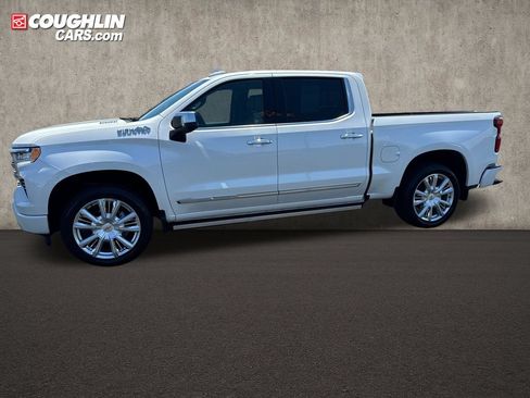 Used 2024 Chevrolet Silverado 1500 High Country AWD/4WD image 2