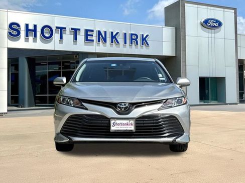 Used 2018 Toyota Camry LE FWD image 2
