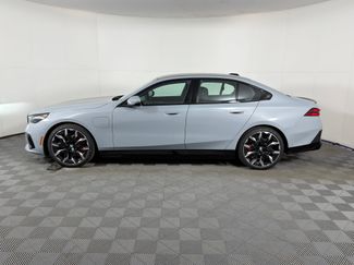 New 2026 BMW 550e xDrive video 2