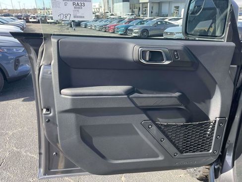 New 2025 Ford Bronco Base image 15