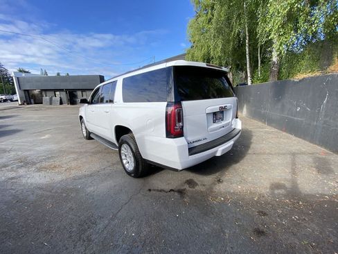 Used 2019 GMC Yukon XL SLT AWD/4WD image 4