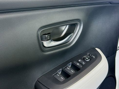 New 2026 Honda HR-V LX image 18