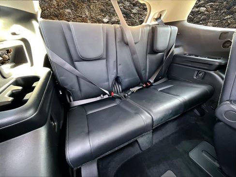 Used 2022 Subaru Ascent Limited image 25