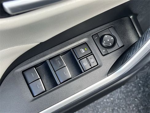 Used 2025 Toyota RAV4 XLE Premium image 26