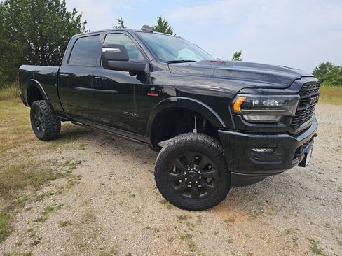 Used 2024 RAM 2500 Limited AWD/4WD image 2