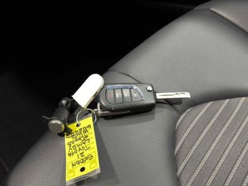 Used 2021 Toyota Camry SE FWD image 23