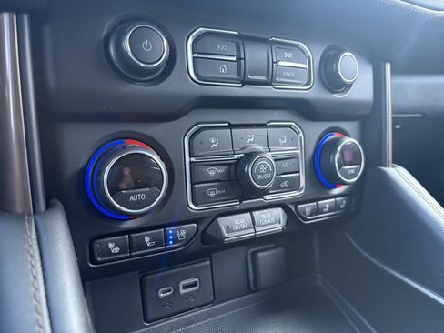 Used 2022 Chevrolet Tahoe High Country image 22