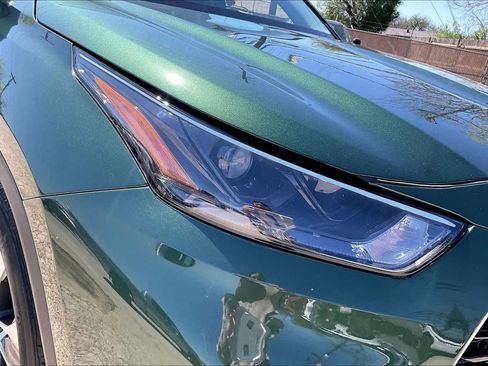 Used 2023 Toyota Highlander XLE image 28