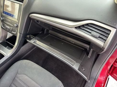 Used 2020 Ford Fusion SE image 43