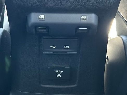 Used 2019 Jeep Wrangler Unlimited Rubicon w/ LED Lighting Group AWD/4WD image 17