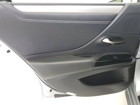 Used 2023 Lexus ES 350 F Sport w/ Accessory Package (Z2) image 15