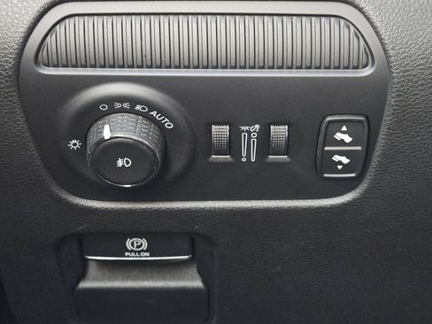 Used 2024 Jeep Wagoneer L Series II RWD image 19