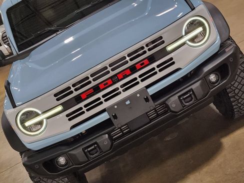 Used 2023 Ford Bronco Heritage Edition AWD/4WD image 19