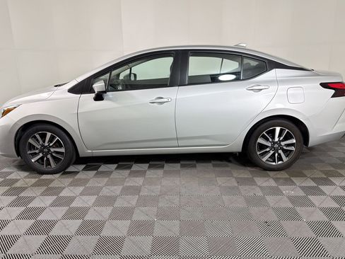 Used 2025 Nissan Versa SV FWD image 2
