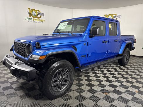 New 2026 Jeep Gladiator Sport image 4