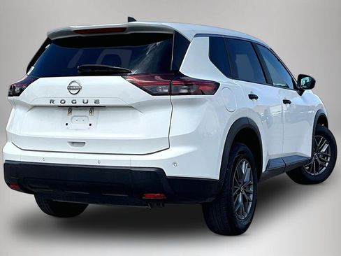 Used 2024 Nissan Rogue S FWD image 6
