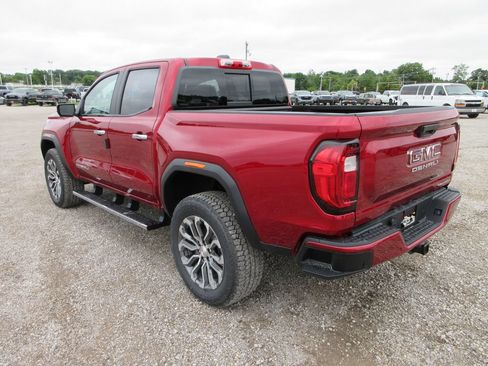 New 2026 GMC Canyon Denali AWD/4WD image 7