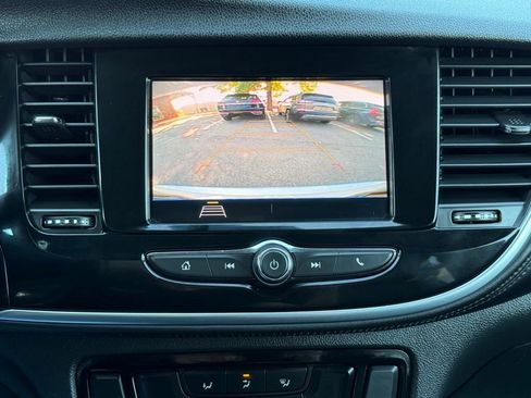 Used 2021 Buick Encore Preferred AWD/4WD image 36