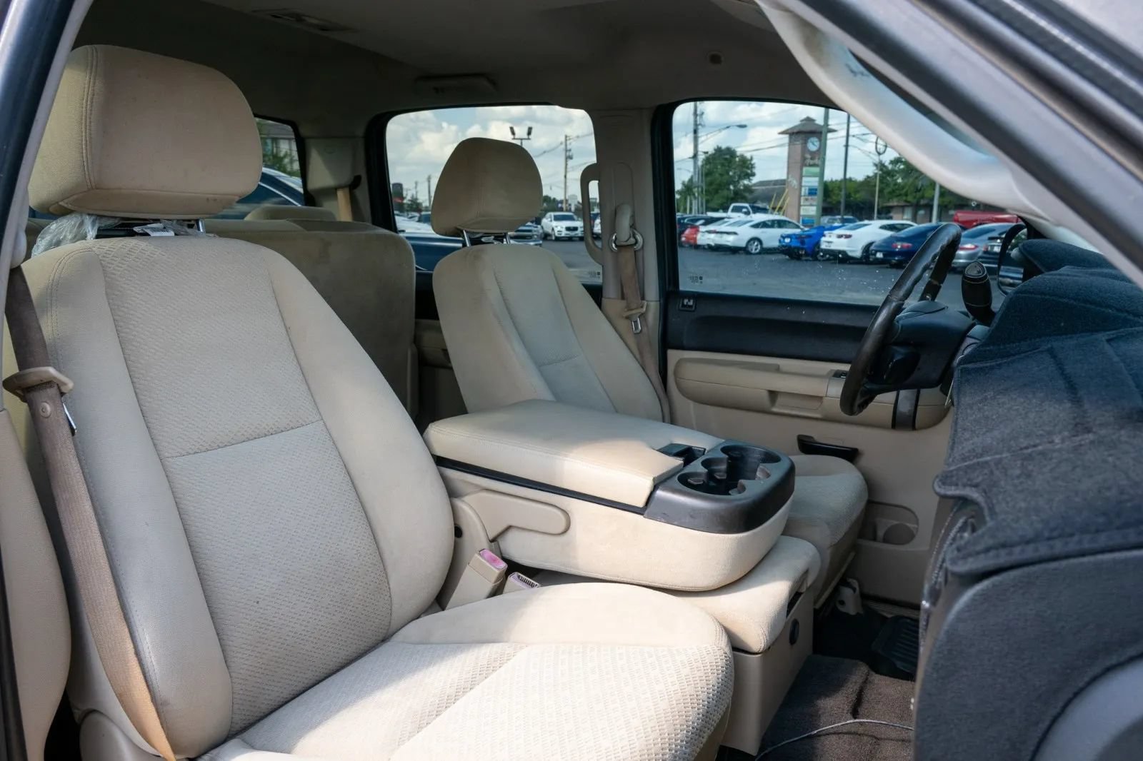 Used 2007 Chevrolet Silverado 1500 LT w/ 1LT Convenience Package AWD/4WD image 36