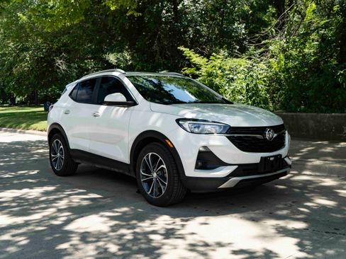 Used 2020 Buick Encore GX Select FWD image 2