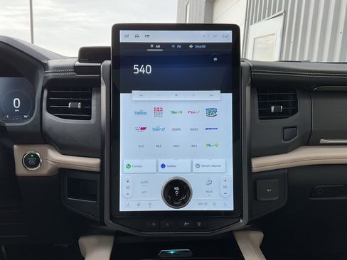 Used 2023 Ford Expedition Max Platinum image 15