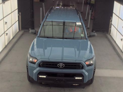 Used 2025 Toyota 4Runner SR5 AWD/4WD image 2
