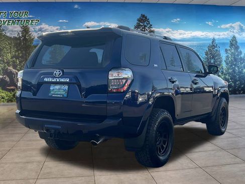 Used 2021 Toyota 4Runner SR5 Premium image 5