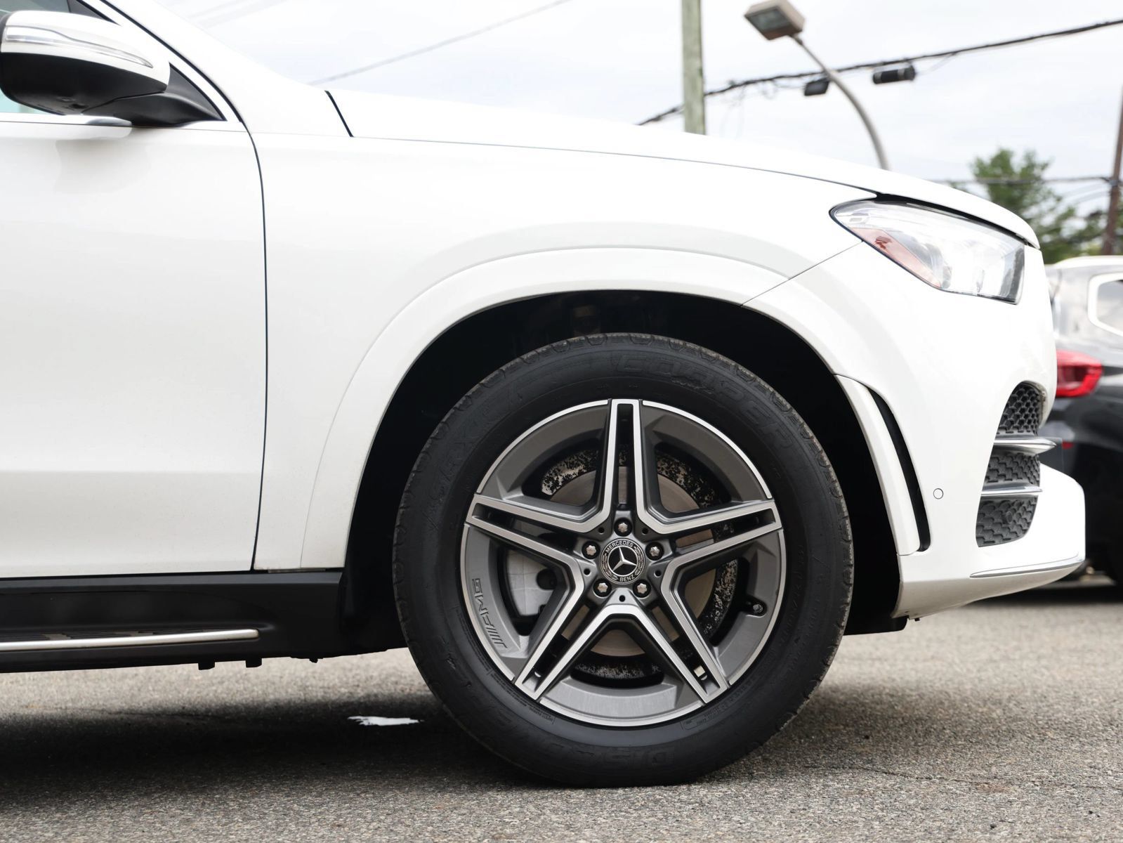 Used 2022 Mercedes-Benz GLE 350 4MATIC w/ AMG Line Exterior image 10