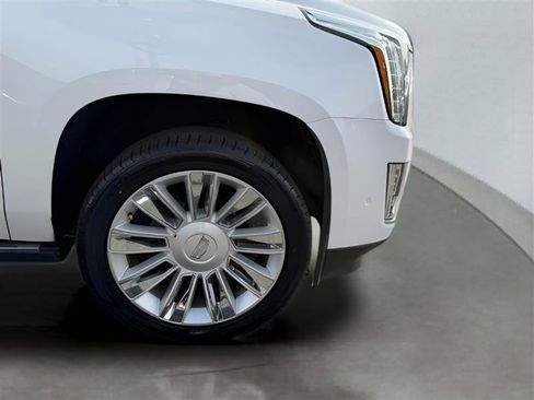 Used 2018 Cadillac Escalade Premium Luxury w/ LPO, Radiant Package image 19