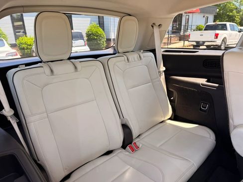 Used 2022 Lincoln Aviator Black Label w/ Dynamic Handling Package AWD/4WD image 38
