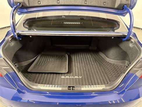 Used 2025 Toyota Camry SE image 41