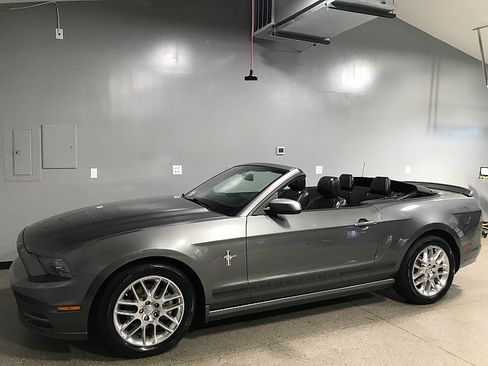 Used 2013 Ford Mustang Premium w/ Electronics Pkg RWD image 13