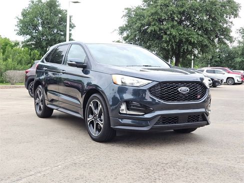 Used 2022 Ford Edge ST image 2